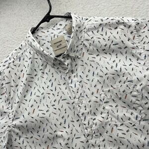 NWT Victory Outfitters Shirt Mens Large Fly Fishing Lure AOP Short Sleeve Button